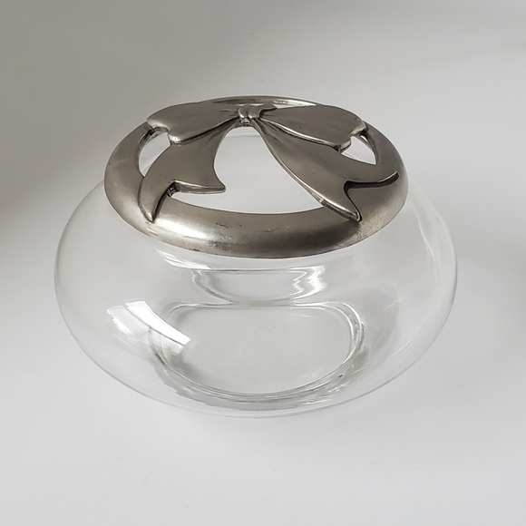 Vintage Seagull Pewter Canada 1988 Ribbon Bow Potpourri Holder Trinket Box - Picture 3 of 7